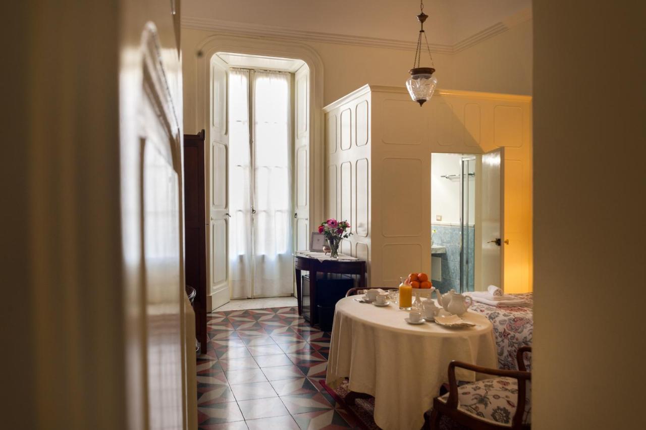 Palazzo Bernardini Suites Лечче Экстерьер фото