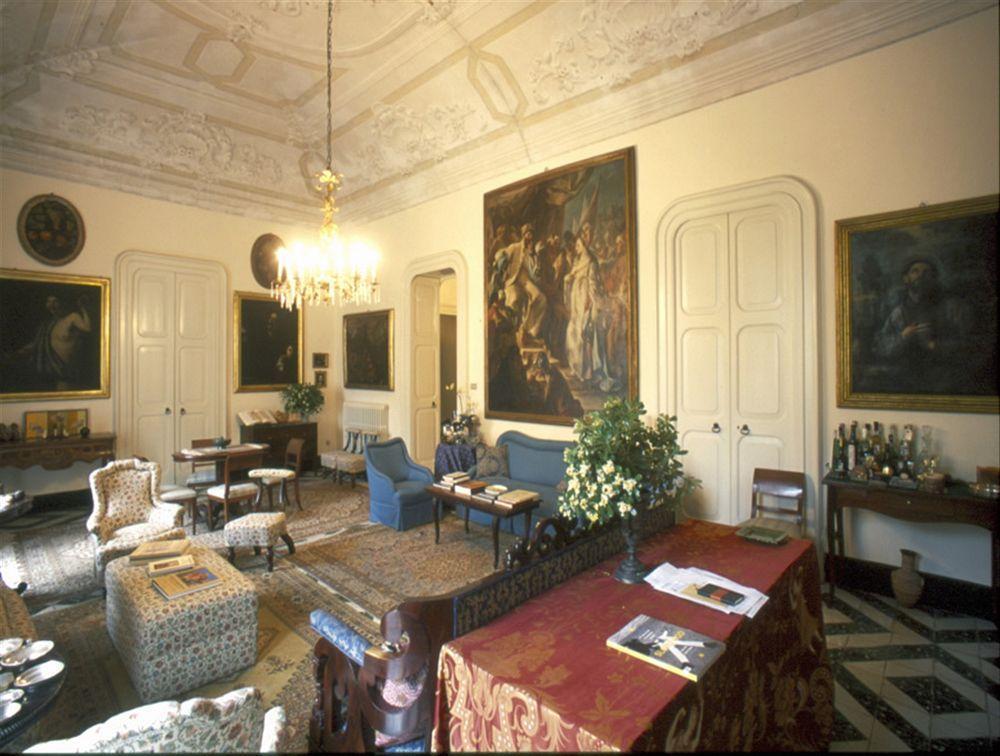 Palazzo Bernardini Suites Лечче Экстерьер фото