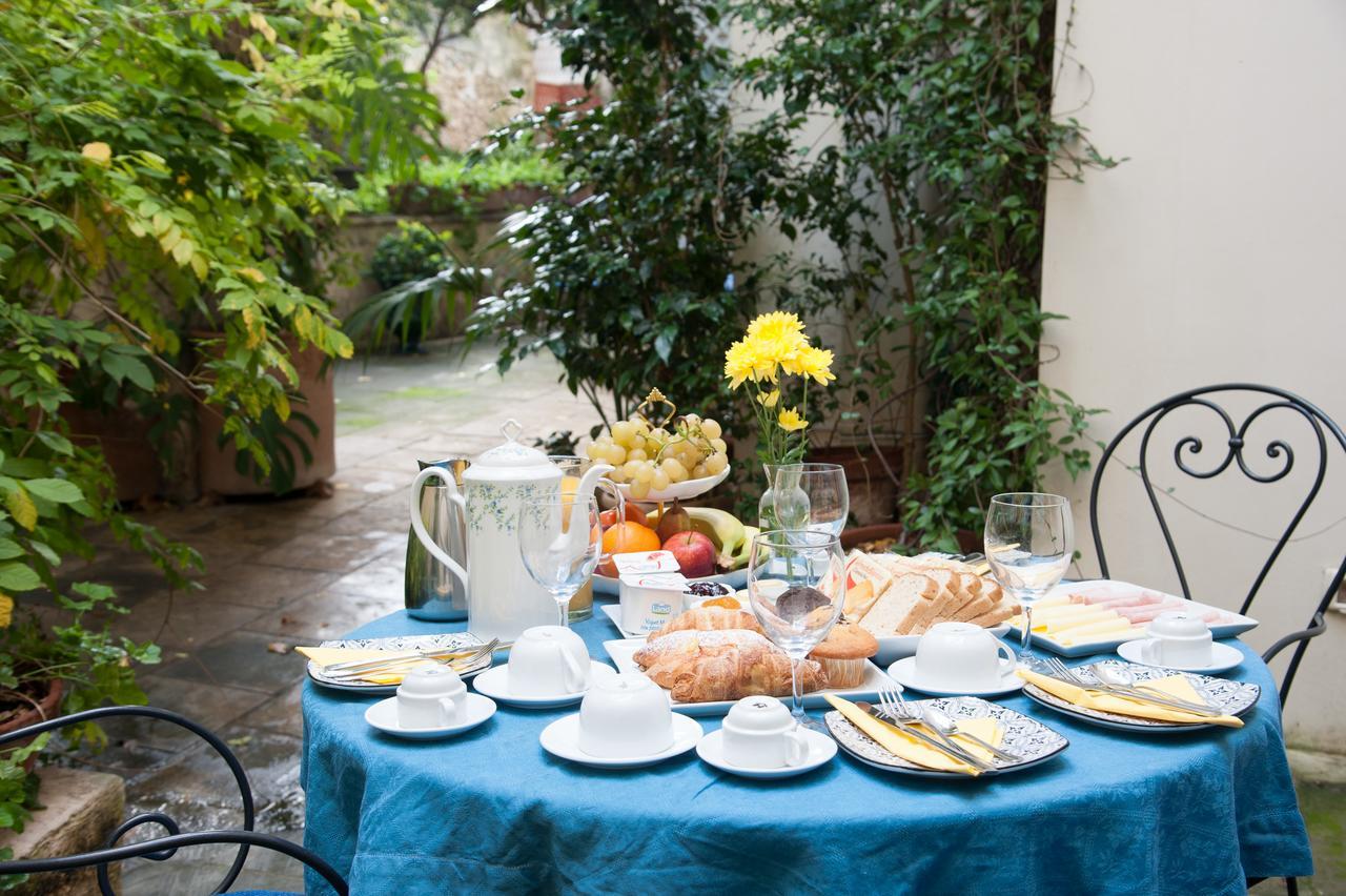 Palazzo Bernardini Suites Лечче Экстерьер фото