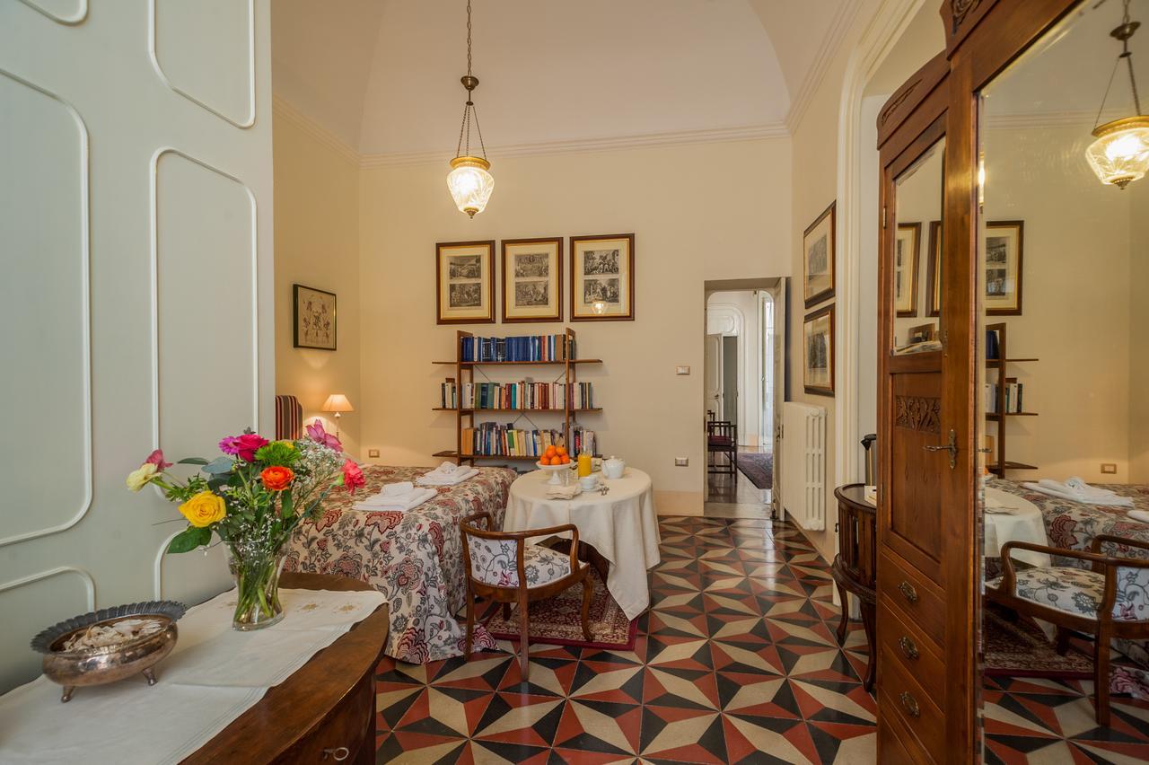 Palazzo Bernardini Suites Лечче Экстерьер фото