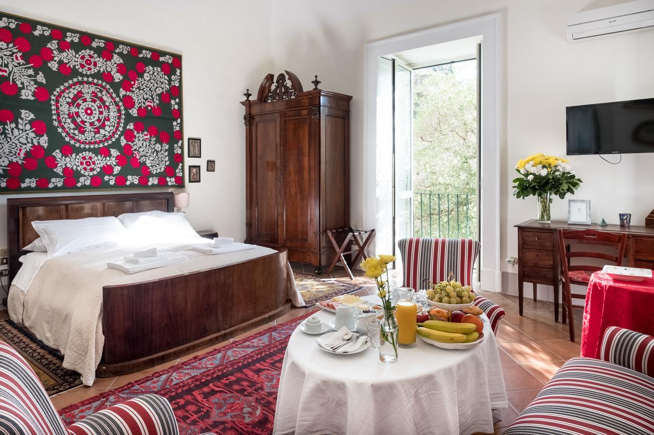 Palazzo Bernardini Suites Лечче Экстерьер фото